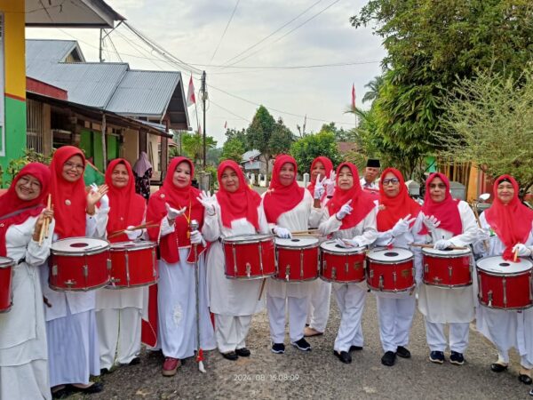 DRUMBAND BUKIT GOMBAK MEMERIAHKAN PAWAI ALEGORIS